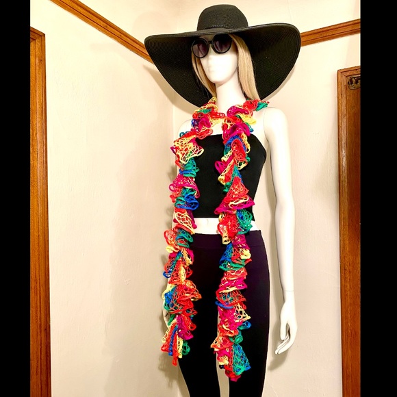 Vibrant Crochet Scarf - Picture 13 of 13